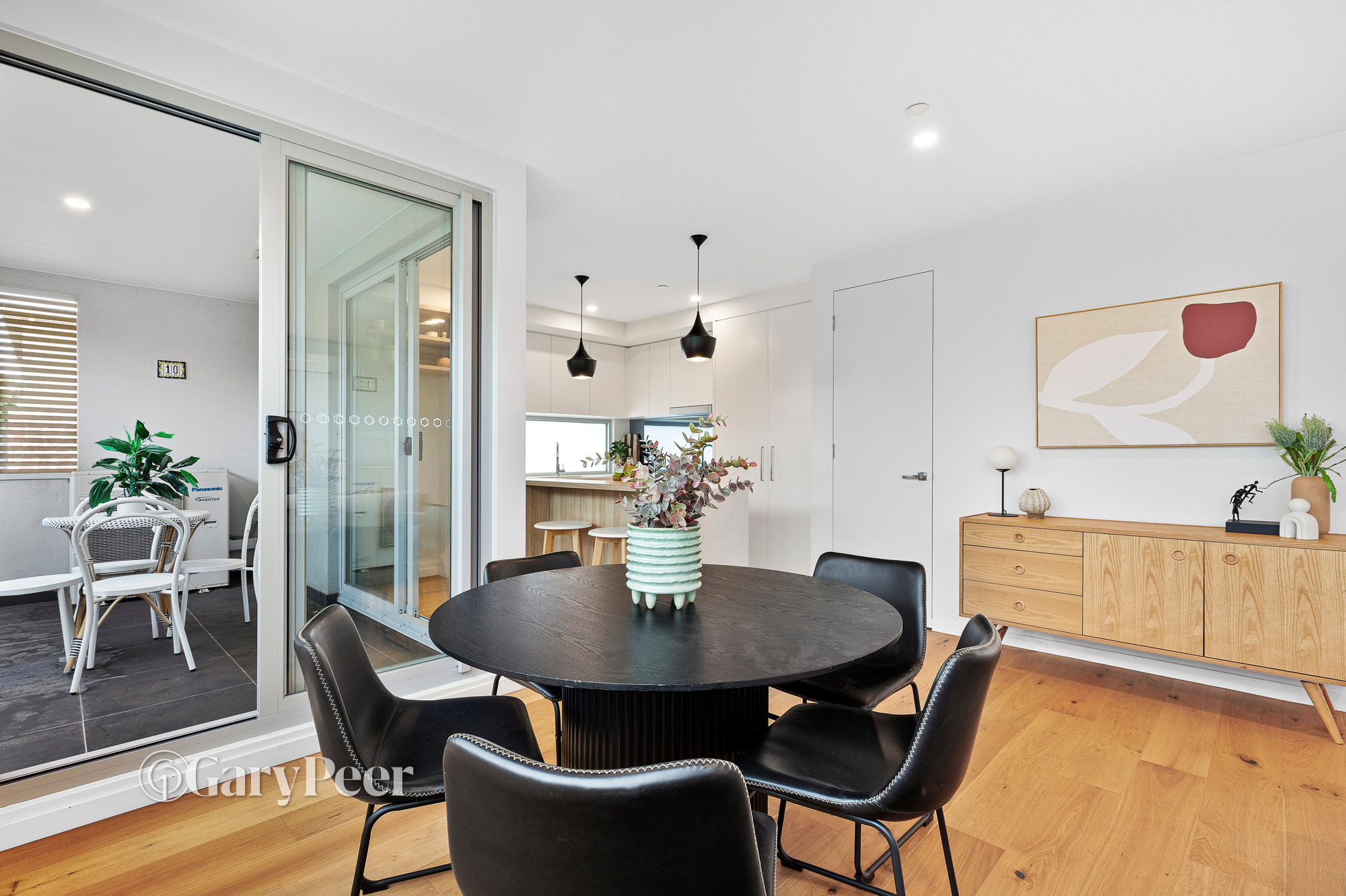2 / 41 Coorigil Road, Carnegie, VIC, Carnegie - Thumbnail 2