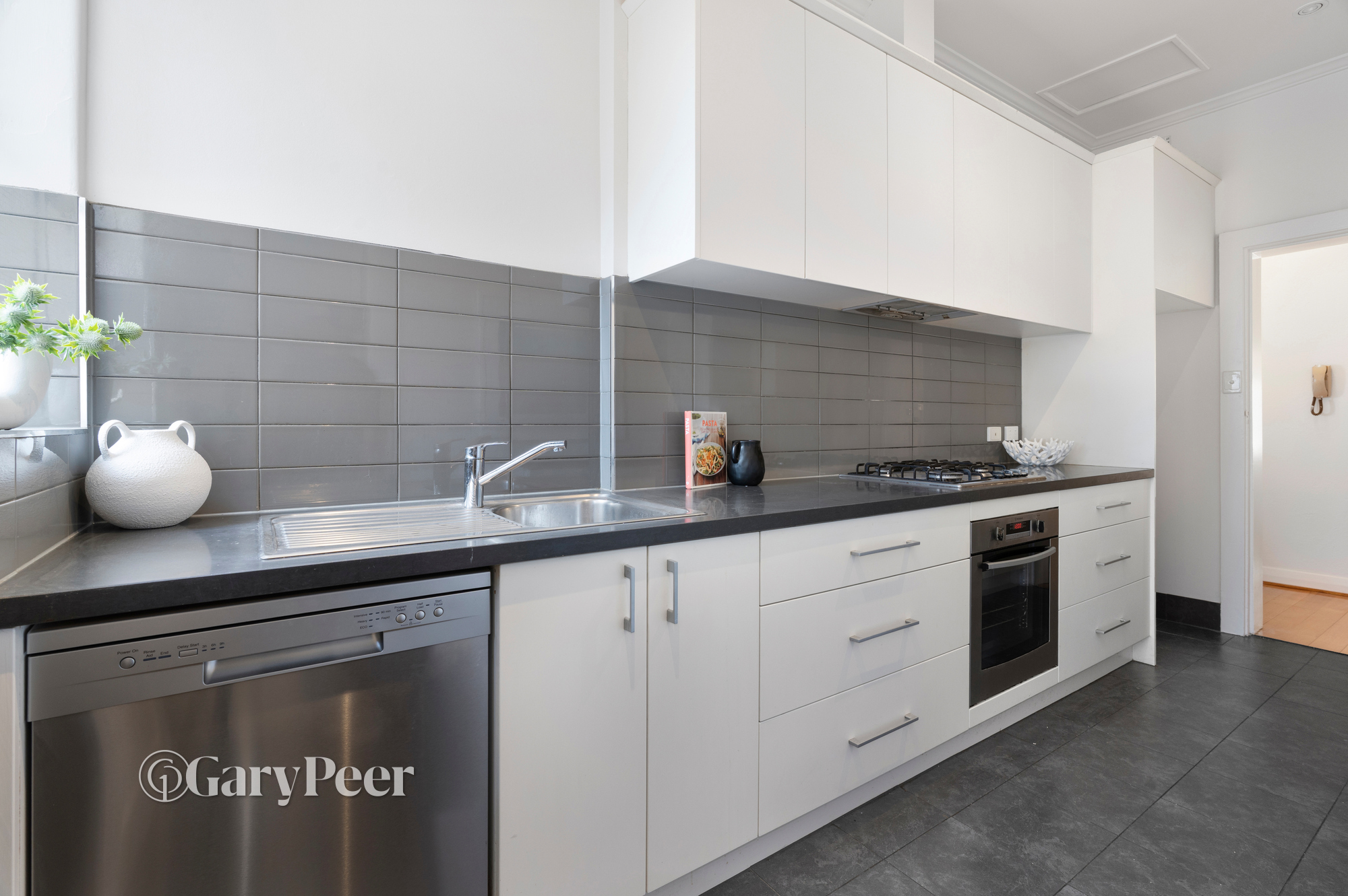 8 / 104 The Avenue, Parkville, Parkville - Thumbnail 8