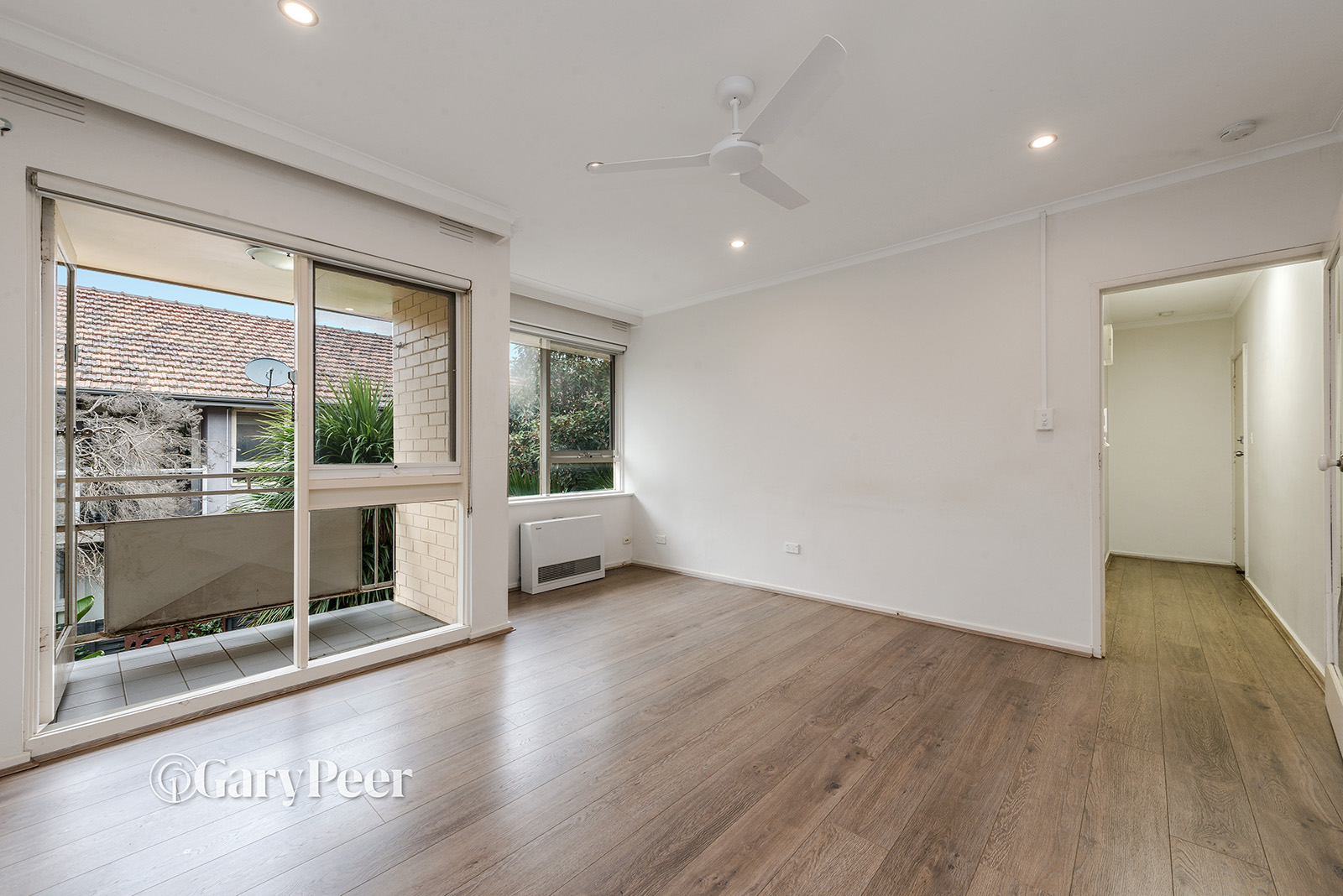 9 / 20 Royal Avenue, Glen Huntly - Image 1